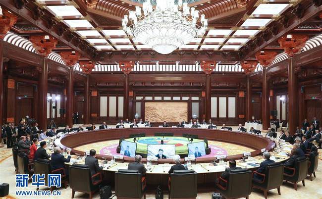 5月15日,“一带一路”国际合作高峰论坛圆桌峰会在北京雁栖湖国际会议中心举行,国家主席习近平主持会议并致开幕辞。 新华社记者 马占成 摄